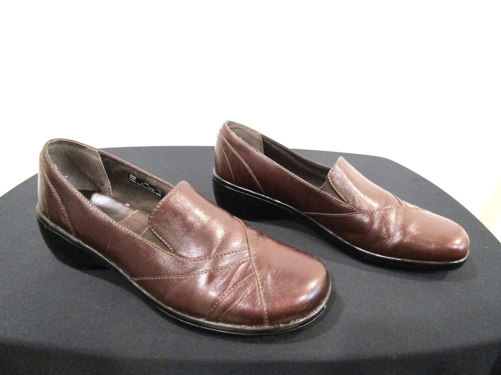 Clarks Brown Leather Slip on Low Wedge Loafers Women Size 11 M
